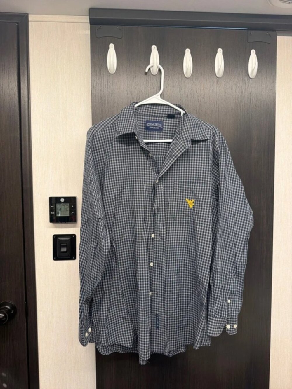 Crable Men’s West Virginia Button Down size Large